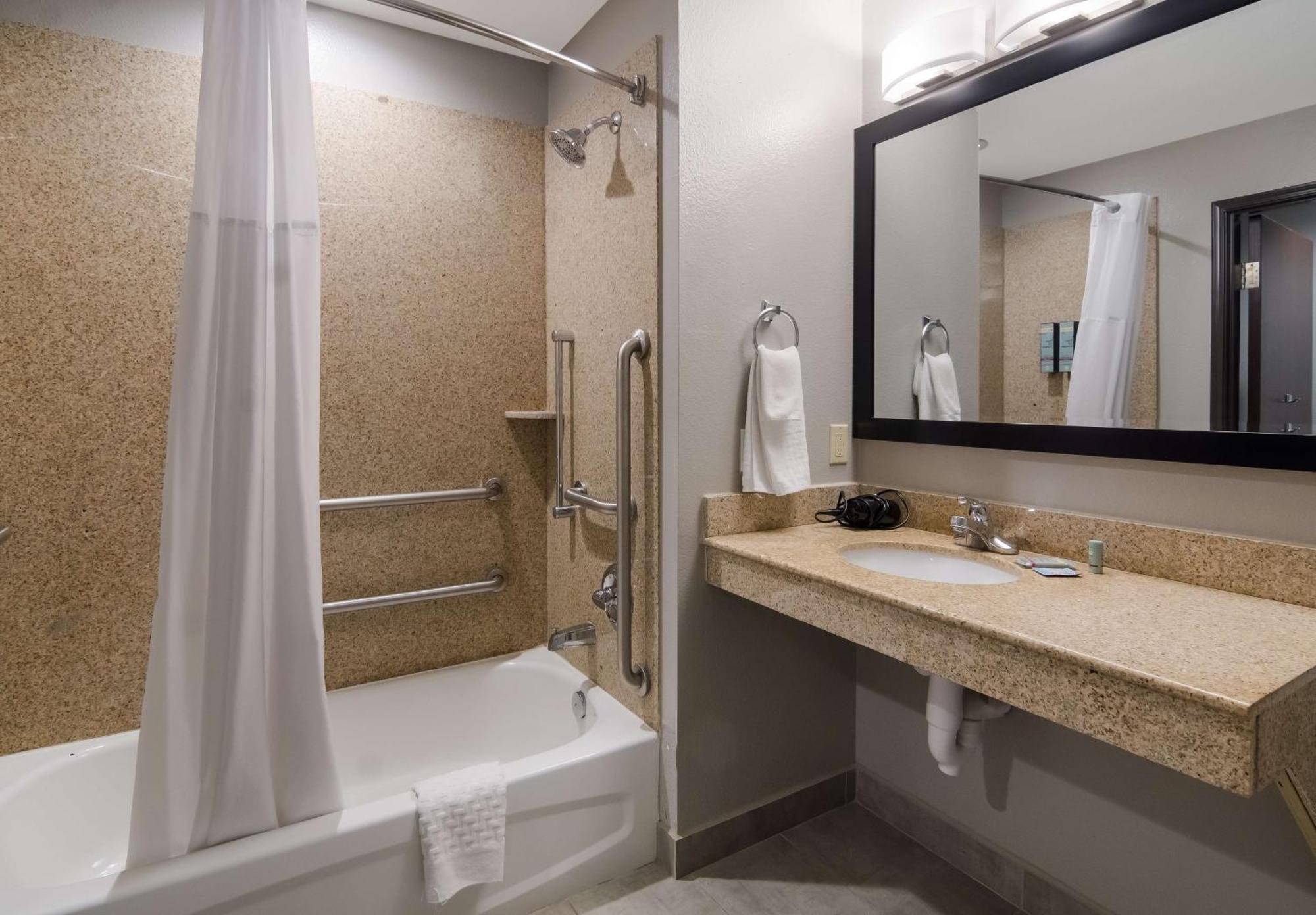 Best Western Eastland Bagian luar foto